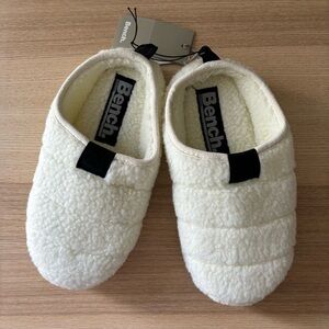 BENCH - SHERPA SLIPPERS